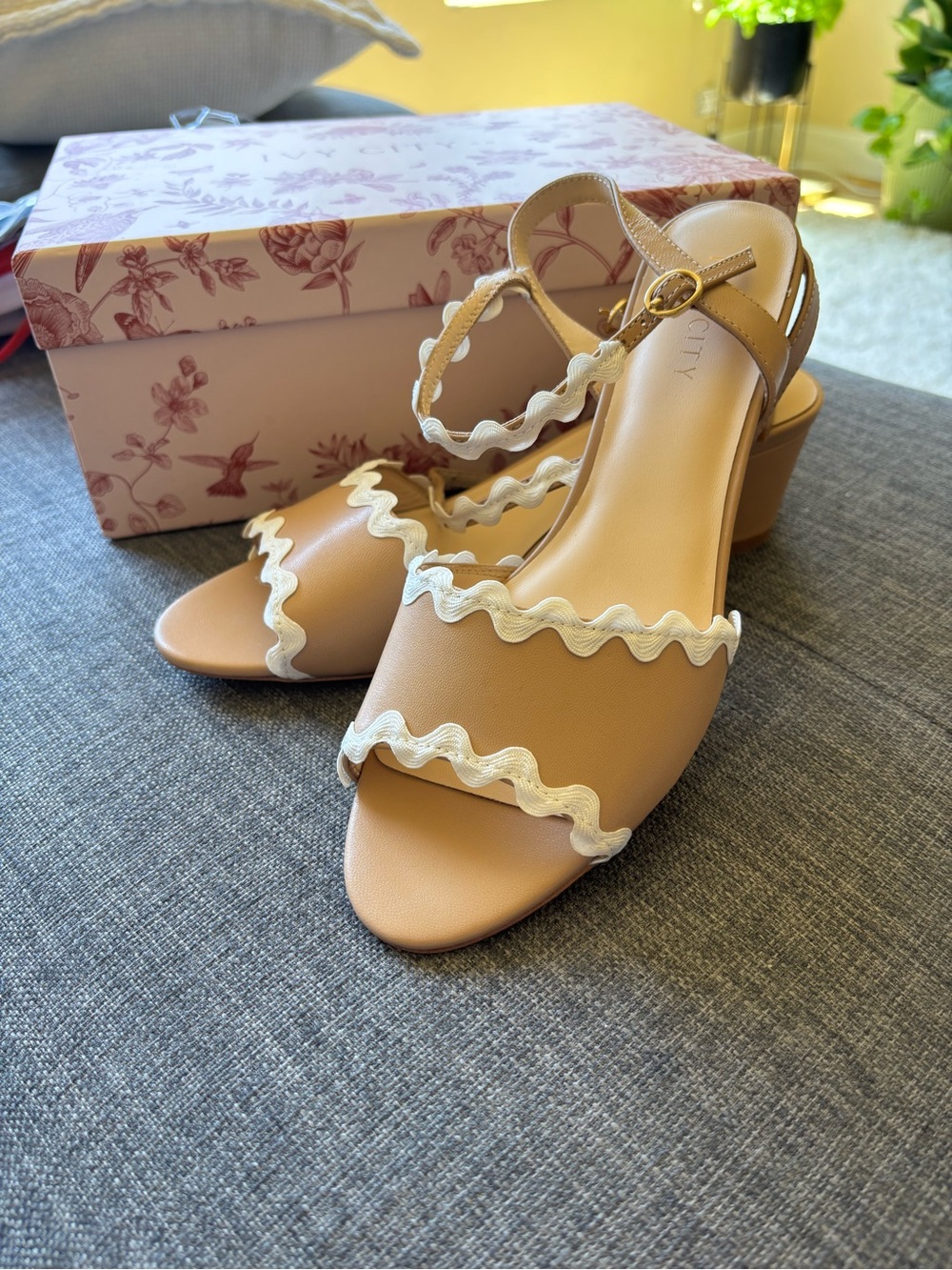 Ivy City Co Lois Heel in Tan
